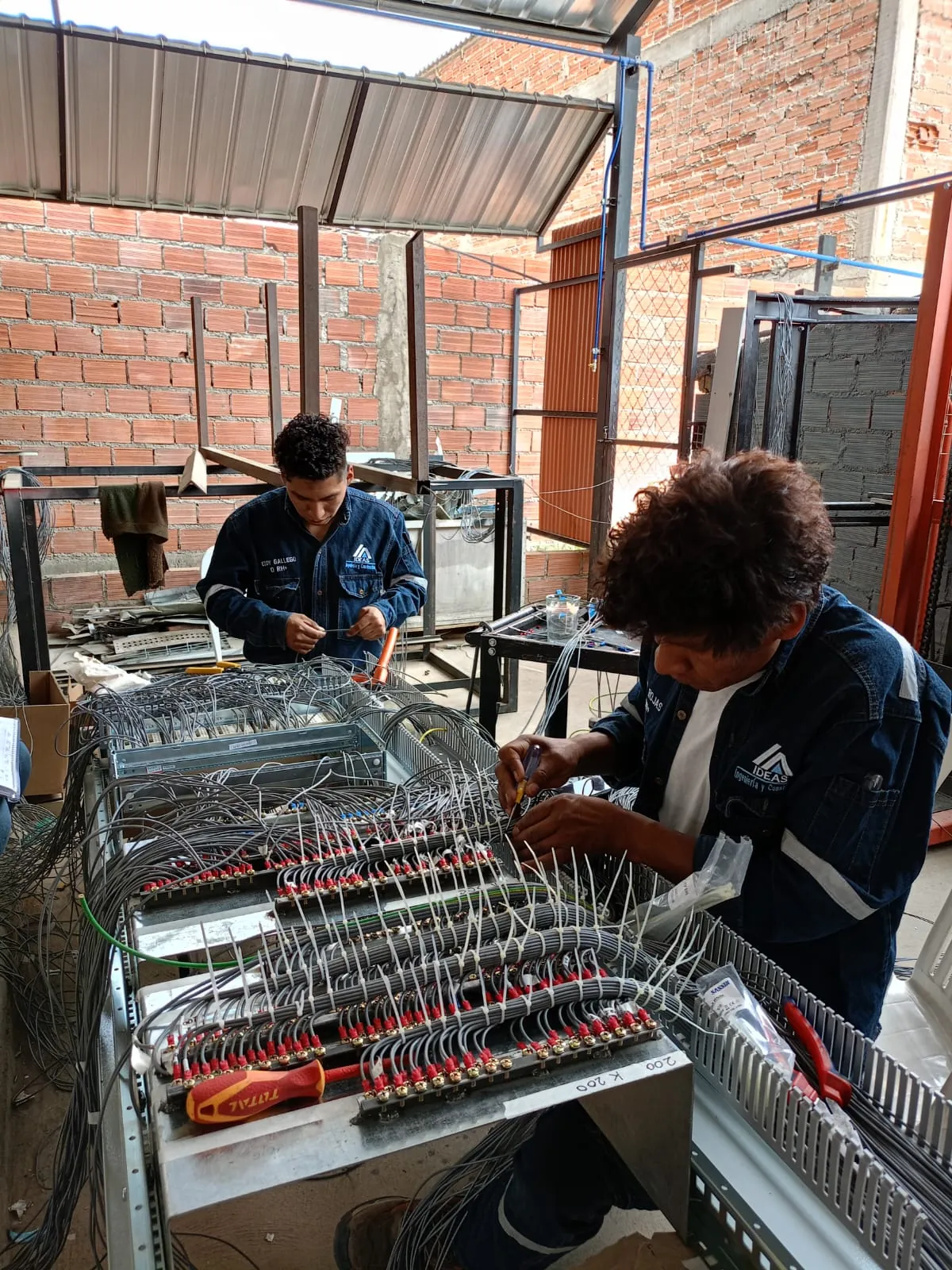 Provisión y Armado de Tableros de Control y Protección para la Subestación Tiquipaya — ELFEC